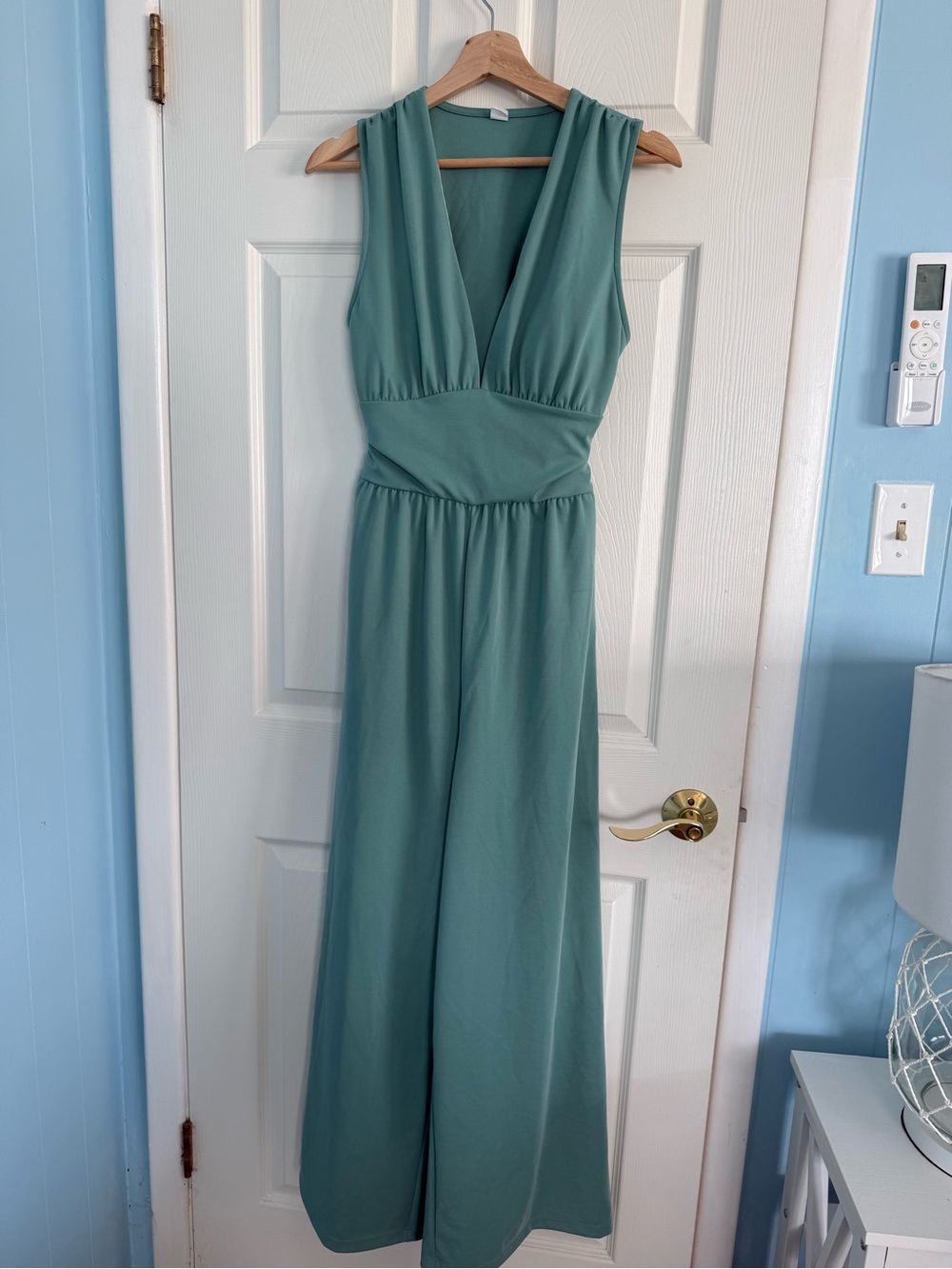 Halara V Neck Sleeveless Ruched Pocket Jumpsuit-Easy Peezy Oil Blue NEW M - Picture 5 of 7